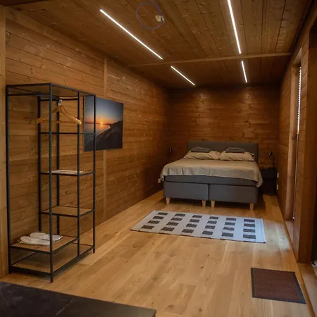 Aldeamento Turístico Roosta Village