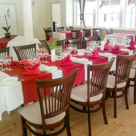 Village de vacances Roosta Village *