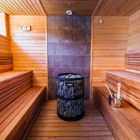 Aldeamento Turístico Roosta Village *