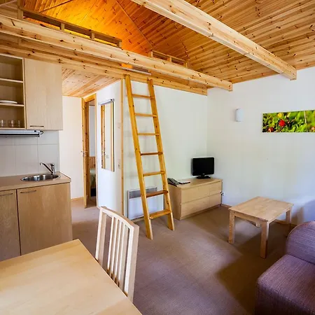 Roosta Village Noarootsi