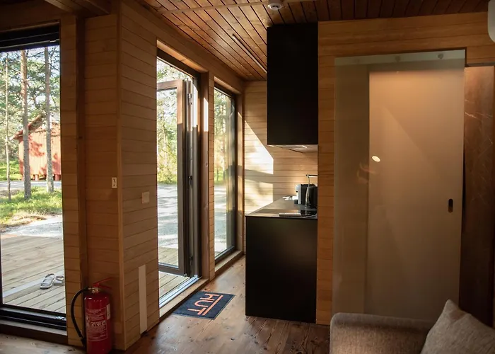 Roosta Village * נוארוטסי