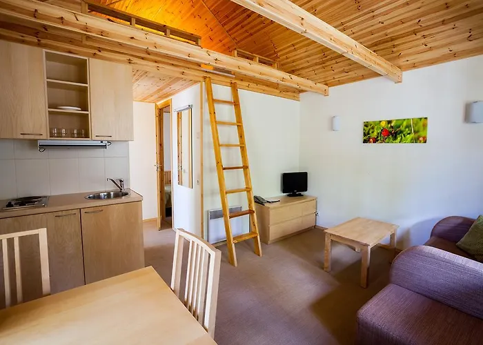 Roosta Village Noarootsi