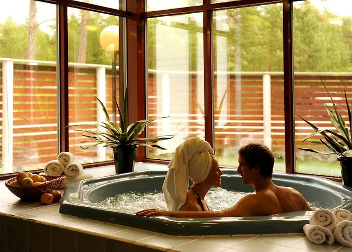 Roosta Village פארק נופש נוארוטסי