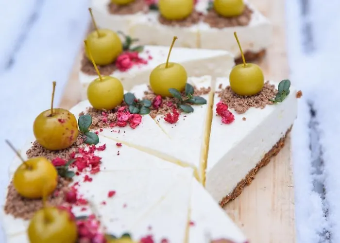 Roosta Village נוארוטסי